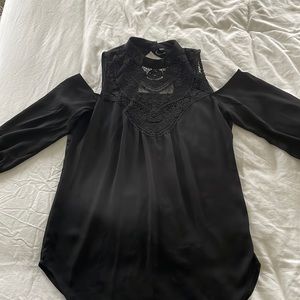 Cute dress top in a medium.  Brand is heartsoul.